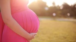 Жительница Хакасии вызвала полицейского, дождалась и начала рожать