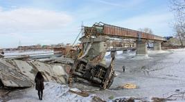 По факту обрушения моста в Минусинске возбуждено уголовное дело