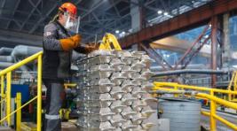 Саяногорские металлурги станут получать больше: РУСАЛ повышает выплаты рабочим