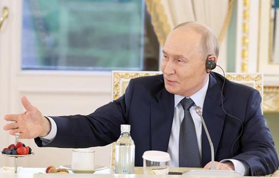 Владимир Путин встретился с представителями международных информагентств