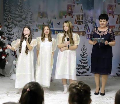 Саяногорск встречает праздник с новогодними подарками от РУСАЛа