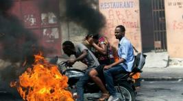На Гаити неизвестные атаковали кортеж американского посольства
