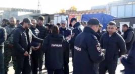 Полицейские в Челябинске выдали повестки в военкомат мигрантам