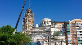 Золотой купол украсил колокольню Благовещенского храма в Абакане