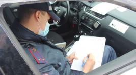 Водитель Nissan Cefiro создавал на опасной автодороге в Хакасии аварийные ситуации