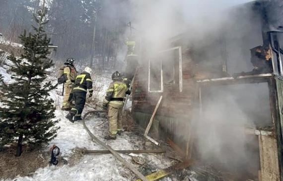 За выходные в Хакасии тушили восемь пожаров