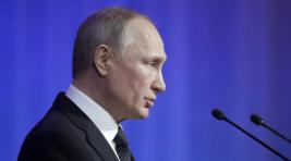 Путин: Власти РФ пытаются убедить вакцинироваться, а не заставить