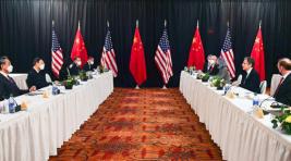 Китай раскритиковал США за санкции и нелюбезный прием