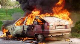 В Абакане загорелся автомобиль
