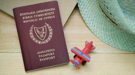 Кипр лишит паспортов девятерых россиян