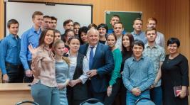 Власти Хакасии поздравили молодых и активных с Днем студента