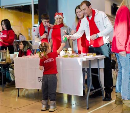 Волонтеры РУСАЛа собрали на «Доброй ярмарке» более 100 тысяч рублей