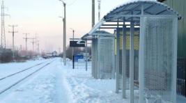 Перрон дизель-поезда в Саяногорске благоустроили для удобства сотрудников РУСАЛа