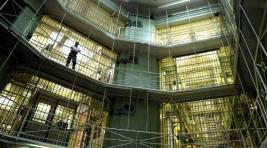 В Британии предложили освободить тюрьмы от преступников