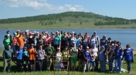 Работники Сорского ГОКа и ФМЗ навели порядок на озере Теплое