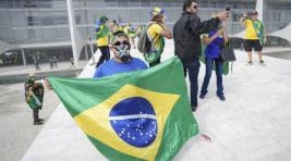 Сторонники экс-президента Бразилии захватили здание конгресса