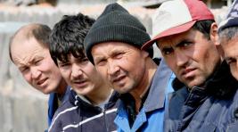 Жительницу Хакасии осудят за регистрацию узбеков