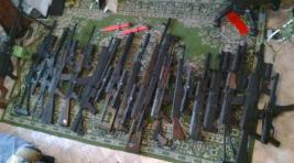 Киевские боевики прячут оружие у линии фронта
