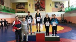 Спортсменки из Хакасии взяли 4 медали по женской борьбе