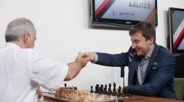 Каспаров вернулся в шахматы и сыграл вничью с Карякиным
