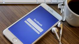 Bloomberg: Facebook расшифровывала тысячи разговоров пользователей
