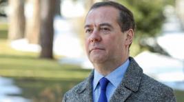 Медведев допустил затягивание конфликта на Украине