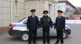 В Минусинске полицейские вывели из горящего дома 2 человек