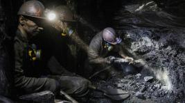Более 900 шахтеров оказались заблокированы под землей в Южной Африке