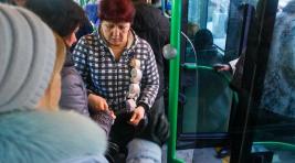 В Красноярске пообещали ликвидировать в автобусах кондукторов