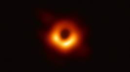 Астрономы получили фотографию черной дыры