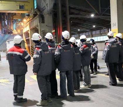 РУСАЛ проводит экскурсии для школьников в рамках программы "Открытый завод"