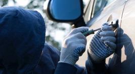 Троица из Абакана обчищала машины автомобили в Черногорске