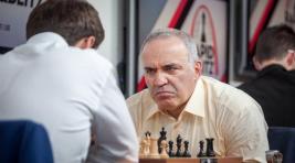 Каспаров потерпел первое поражение после возвращения в шахматы