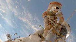 Российские космонавты совершили выход в открытый космос