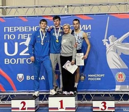 Захар Смирнов из Хакасии завоевал "золото" на первенстве России по лёгкой атлетике