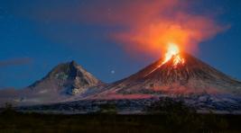 Вулкан Ключевской усилил извержение