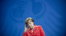 Меркель упала со стула на фестивале в немецком Байройте