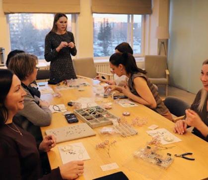 Творческий марафон «Вне цеха» собрал женщин-металлургов в «Атмосфере»