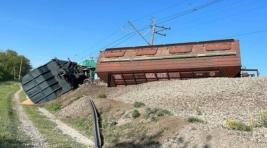 В Крыму пять вагонов сошли с рельсов после подрыва путей