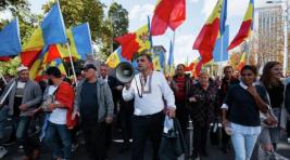 В Молдавии прошли протесты с требованиями отставки Санду
