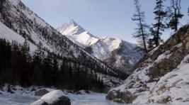 МЧС: В горах Хакасии сохраняется опасность схода лавин