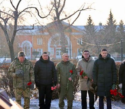 В Абакане почтили память Героев Отечества