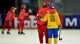 Россия вышла в четвертьфинал чемпионата мира по хоккею с мячом