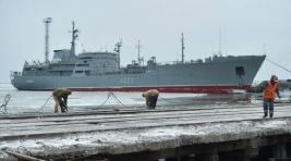 Корабль ВМС Украины попытался войти в Керченский пролив