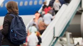 В США высадили пассажиров самолета за поддержку Трампа