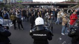 В Белграде начались протесты после победы коалиции Вучича на выборах