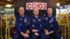 Экипаж экспедиции МКС-56 возвращается на Землю