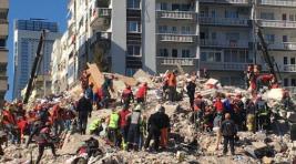 В результате сильного землетрясения в Сирии и Турции погибли люди