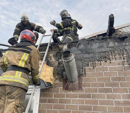 Пятнадцать пожаров потушили в Хакасии за выходные