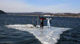 В Красноярском крае терпит бедствие группа рыбаков на льдине